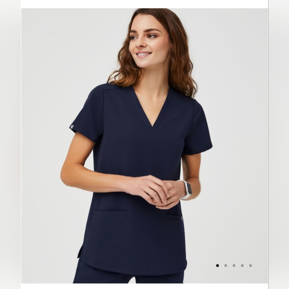 Figs Casma Small Scrub Top in Navy